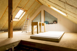 Entreprise d'isolation pour améliorer les performances énergétiques d'un logement dans le Finistère